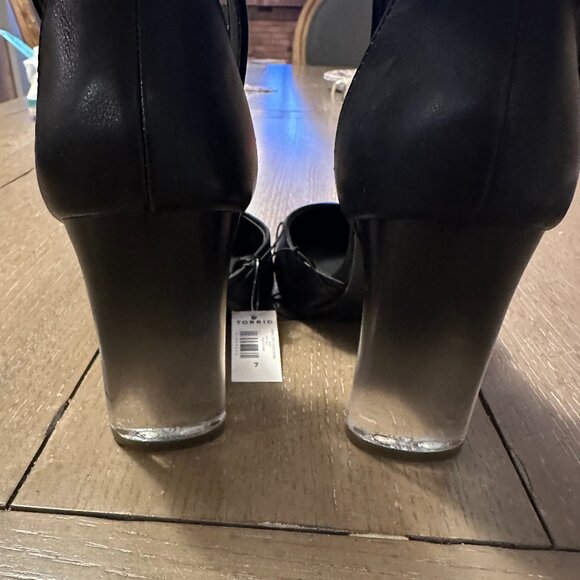 NWT Lucite Closed Toe Heel (WW) - Picture 3 of 5
